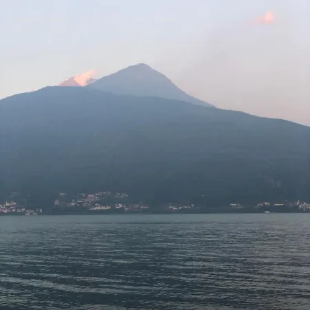 La Pergola, Villetta Indipendente Con Giardino E Parcheggio Privato - Como Lake * デルヴィオ